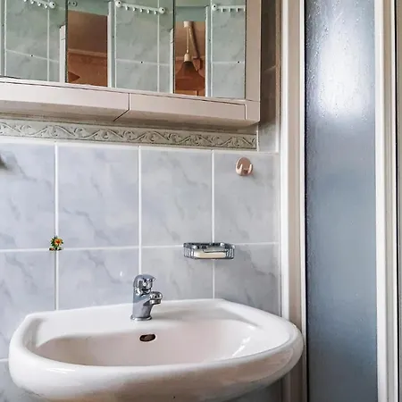 بيت للعطل 1 Bedroom Ocean Front In